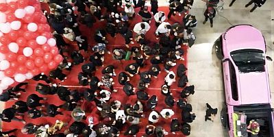 KUTLAMA DEDİĞİN BÖYLE OLUR